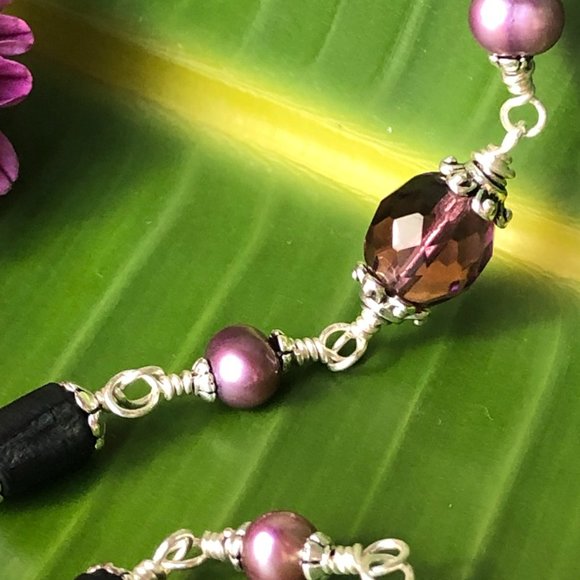 29" black Tulasi with purple pearls and purple glass beads - Picture 9 of 10
